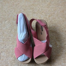 Clarks Size 3E Wedge Sandals
