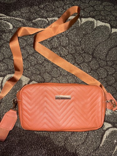 Women tan colour shoulder - colour,