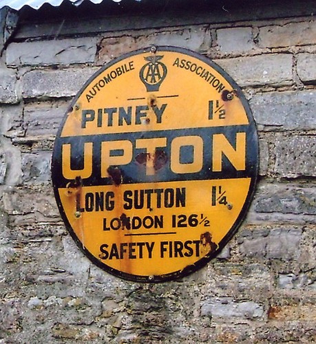 Photo 6x4 old sign on - 6x4,