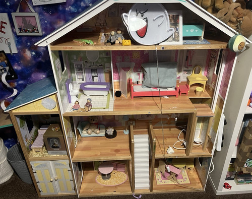 Kidkraft wooden doll house - wooden, doll's