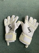 Professional Goalkeeper Gloves