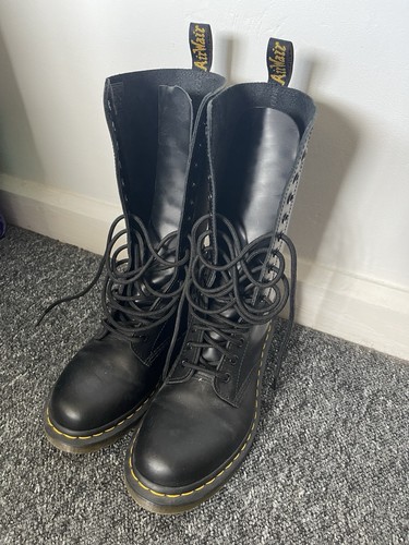 Tall eyelet boots black - 14, dm