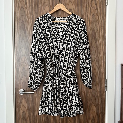 Zara black white abstract - zara, v