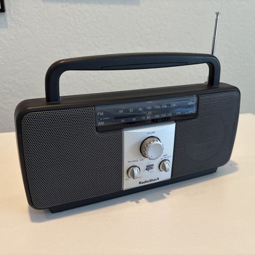 Vintage radio shack model - radio,