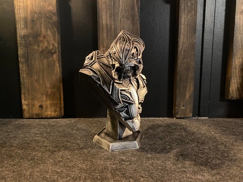 Halo arbiter statue - halo,