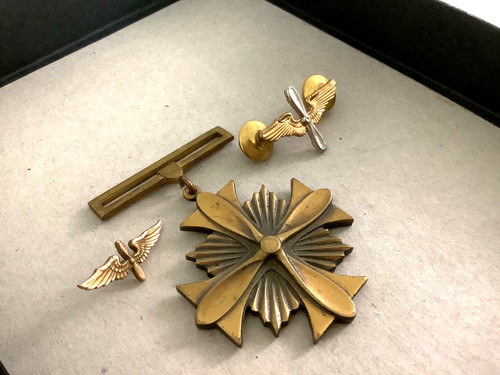 Lot wwii distinguished - u.s.,