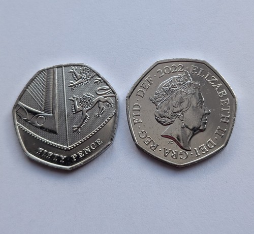 2022 royal shield 50p - royal,