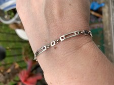 925 Sterling Silver Gate Bracelet. 7 Long. Vintage. Hallmarked. 6g.