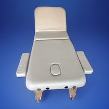 Naipo Folding Professional Massage Table Beauty Treatments Cream Thick Padding