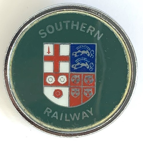 Southern railway pin badge - railway,