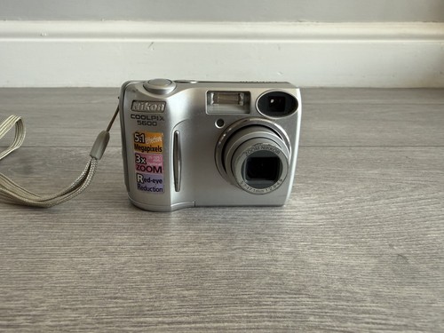 Nikon coolpix 5600 - 5600, 5.1mp