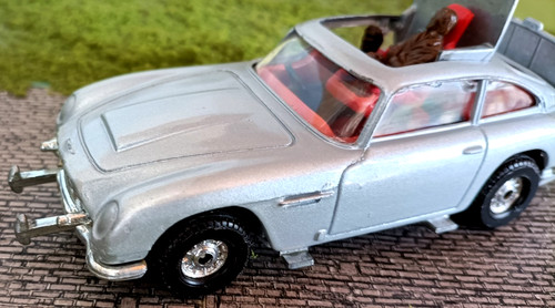 Corgi 271 aston - 271, martin