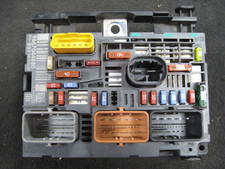 Citroen C4 Picasso + Others Engine Bay Fuse Box 9667044880  R01