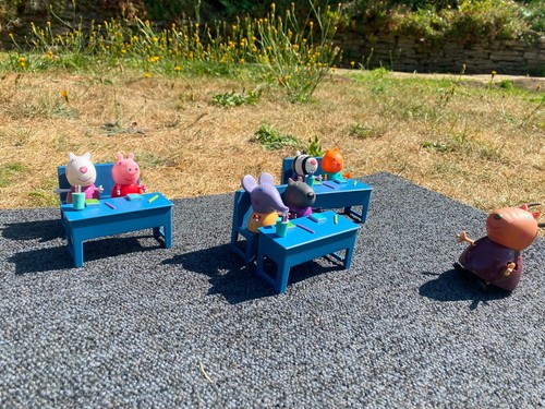 Peppa pig classroom play - peppa,
