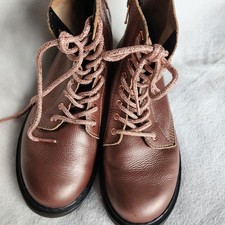 Pascal J ROSE GOLD DOC MARTEN