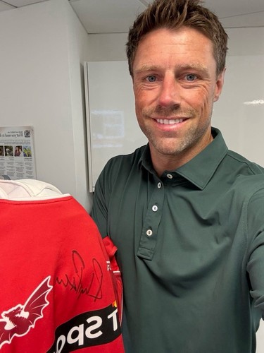 Authentic hand signed match - hand,