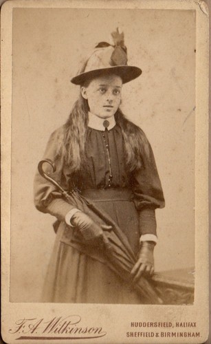 Cdv lady wonderful outfit - lady,