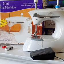 Mini Portable Sewing Machine 2
