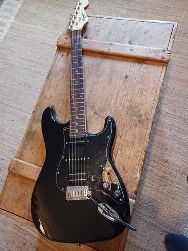 Souped fender squier strat - up,