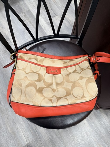 Coach signature leather - signature,