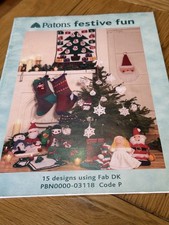 Patons Festive Fun Knitting Pattern Booklet 15 Christmas Designs Using DK Vintag
