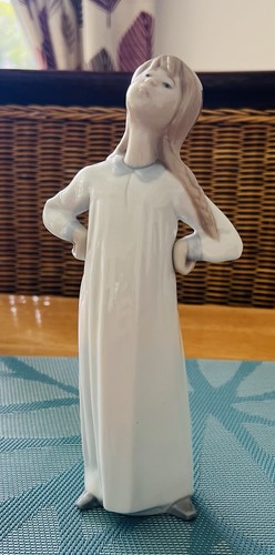Lladro girl nightdress - lladro,