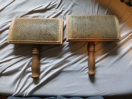 Pair hand carders - hand,