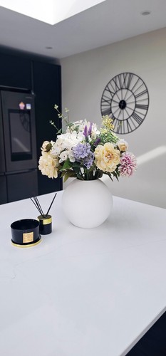 Large luxury textured vase - large,