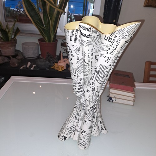 Donatella paper vase - la,