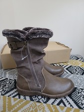 BNIB Womens Brown Pavers Dual