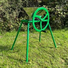 Manual apple scratter pulper - scratter,