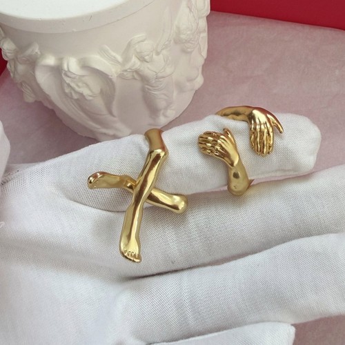 Schiaparelli gold hug - schiaparelli, hands
