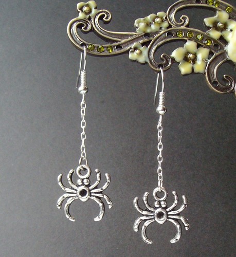 Creepy dangly spider - creepy, charm