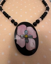 Vintage MOP Abalone Inlay Flower Pendant Beaded Necklace