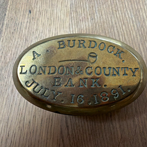Oval small brass hinged - oval, snuff