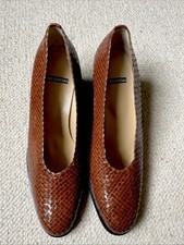 Women’s Brown leather heeled