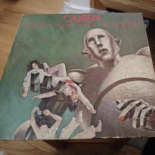 Queen news the world - of, 1977