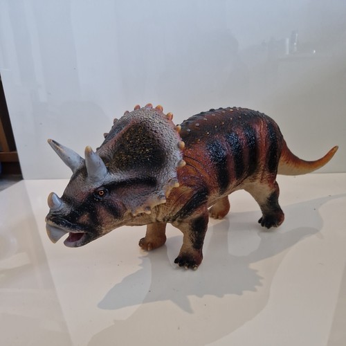 Triceratops large vintage - large,