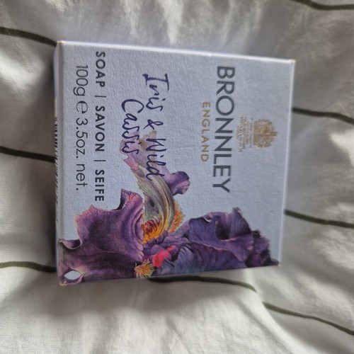 Bronnley iris wild cassis - iris,