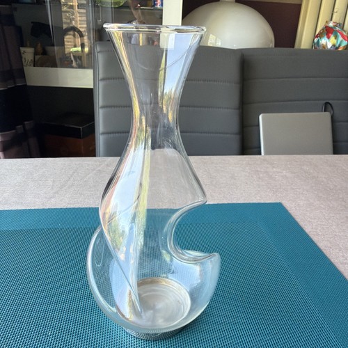 Red wine decanter conundrum - red,