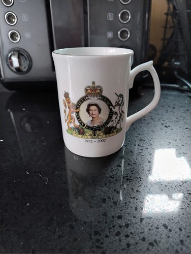 Royal worcester queen - worcester,
