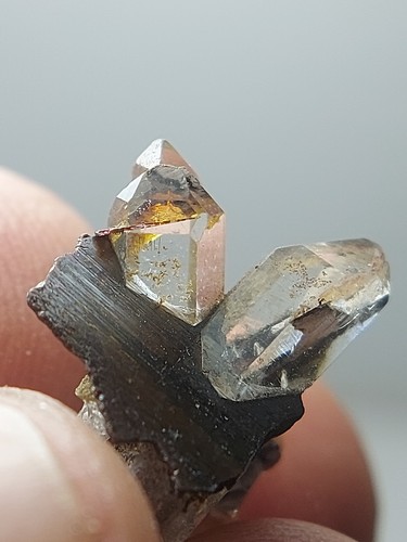 Carat brookite crystals - 7-,
