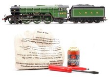 HORNBY 'OO' GAUGE R2485 LIVE