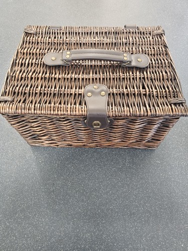 Brown solid wicker - brown,