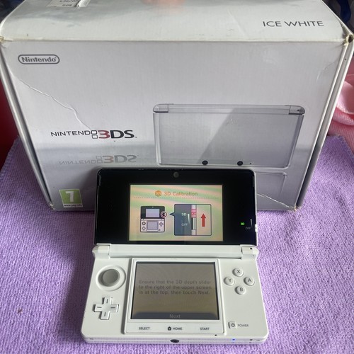 Nintendo 3ds handheld console - nintendo,