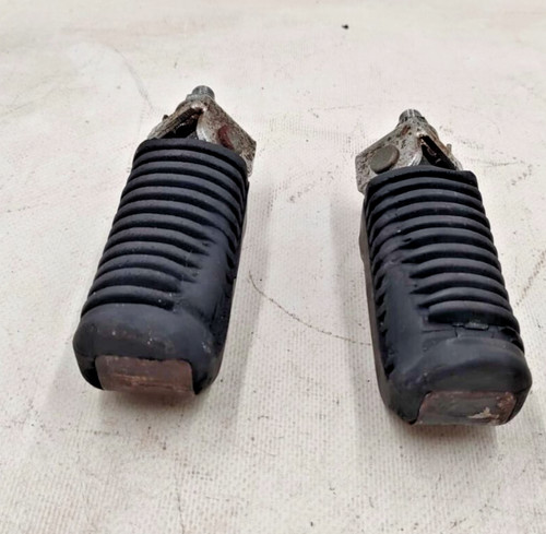 Pair footrest pedals - of,