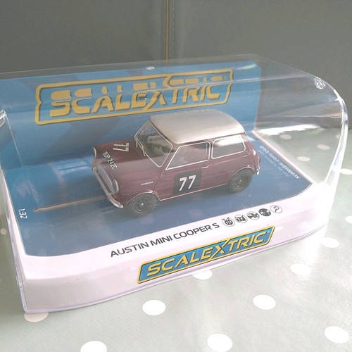 New scalextric c4238 austin - new,