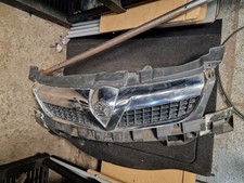 Vauxhall Vectra C FACELIFT Front Bumper Grille Grill 13182876