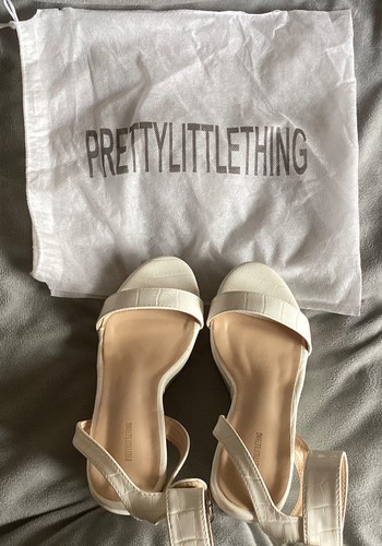 Pretty little thing white - pretty,