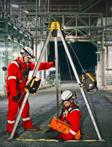 Manhole tripod winch harness - manhole, tripod/winch/harness